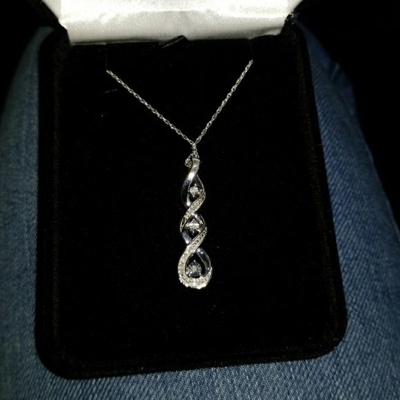 KAYS Necklace - Picture 3 of 5